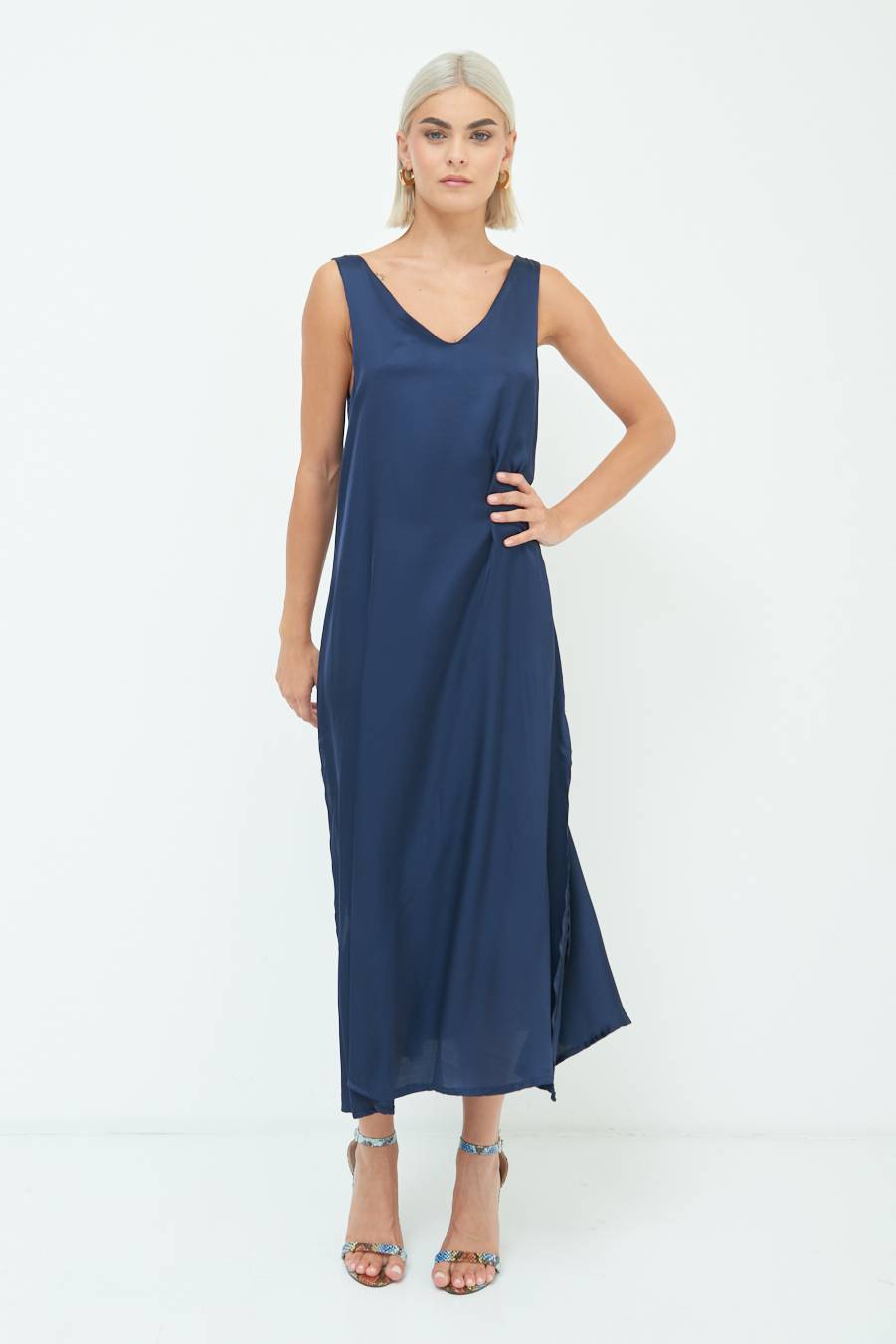 Kikisix ABITO LUNGO SMANICATO CON SPACCHI BLU Negozio