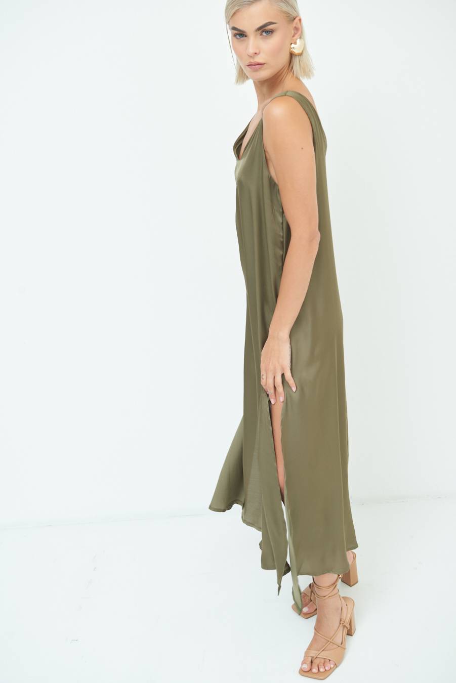 Kikisix ABITO LUNGO SMANICATO CON SPACCHI VERDE MILITARE Nuova