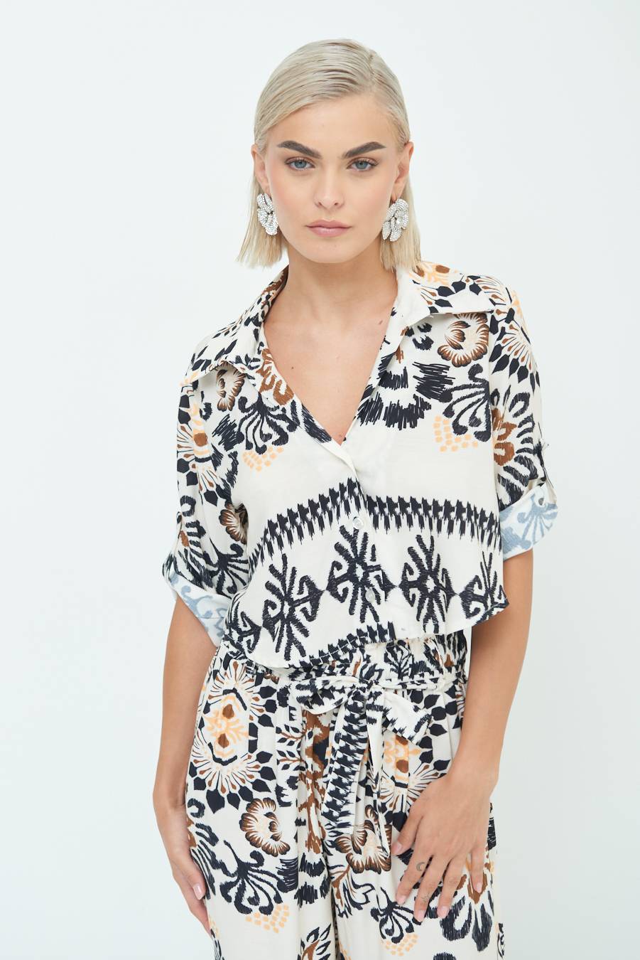 Kikisix CAMICIA CROP BALZA BURRO Novità