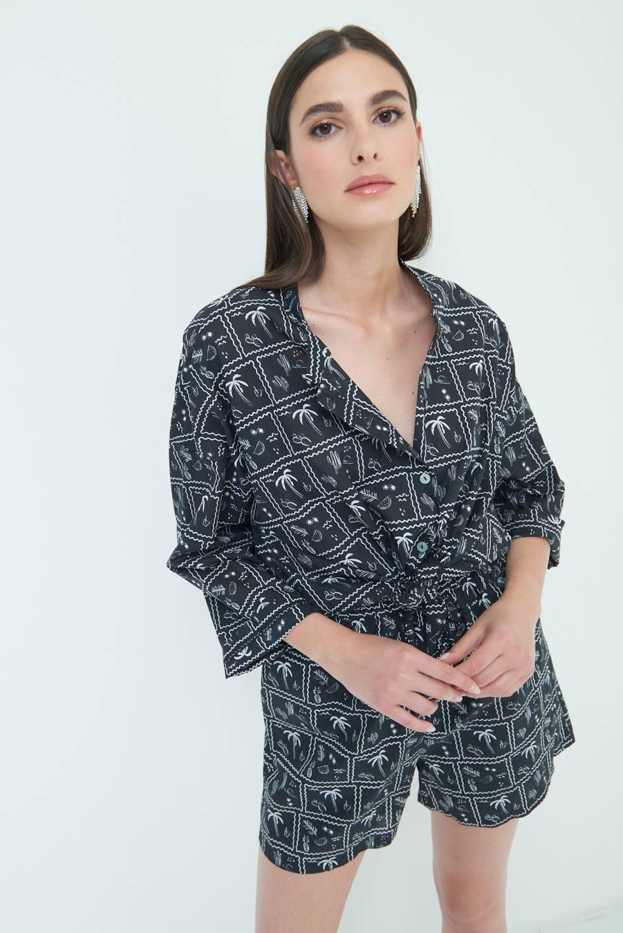 Kikisix CAMICIA CON NODO STAMPA PALME NERO In Vendita