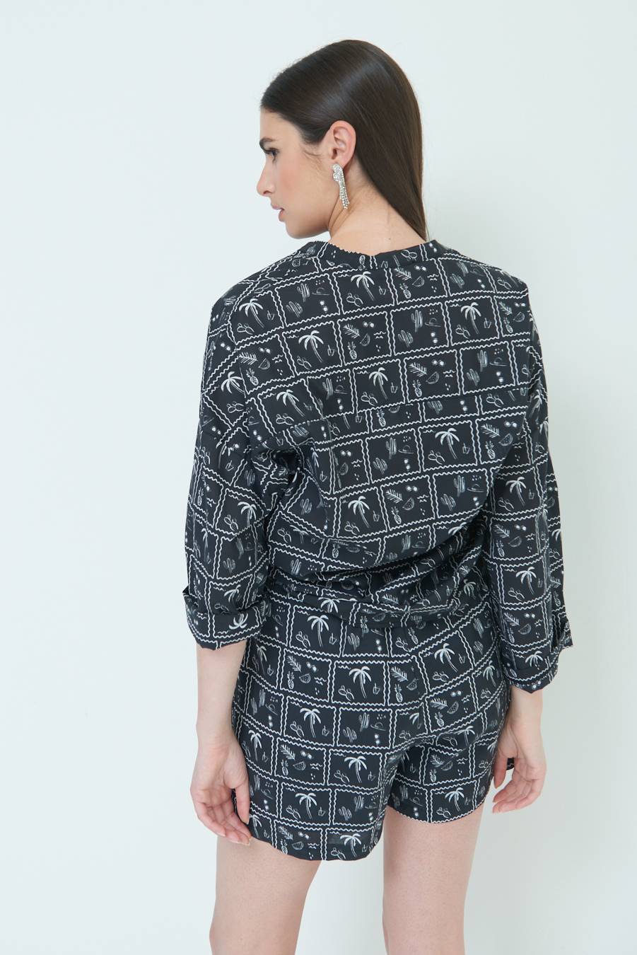 Kikisix CAMICIA CON NODO STAMPA PALME NERO In Vendita