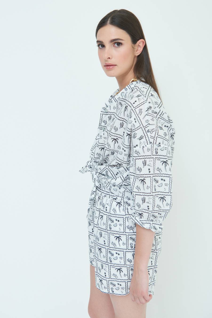 Kikisix CAMICIA CON NODO STAMPAPALME BIANCO Saldi
