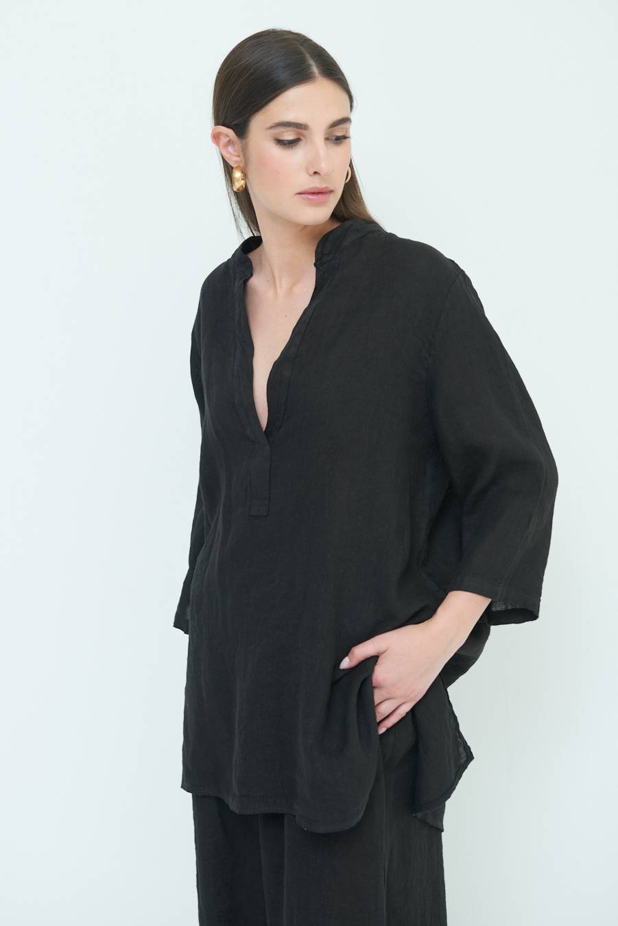 Kikisix CAMICIA COLLO COREANA OVERSIZE CON SPACCHI NERO I Più Venduti