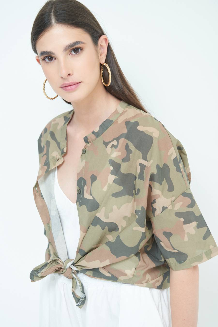 Kikisix CAMICIA CON NODO CAMOUFLAGE VERDE MILITARE 2025
