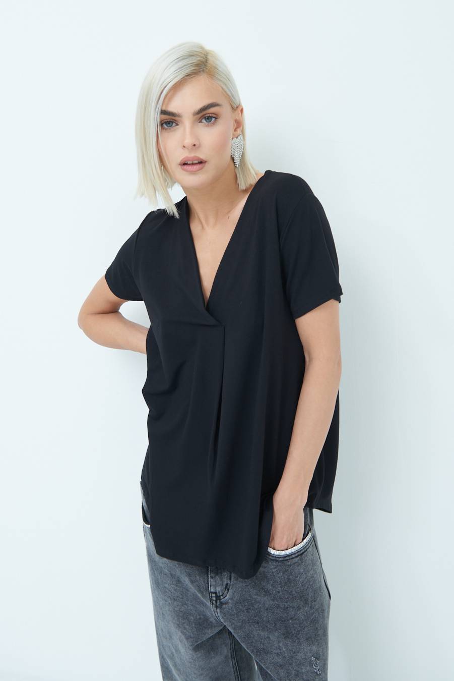 Kikisix MAGLIA VISCOSA MANICA CORTA NERO Pezzi Unici