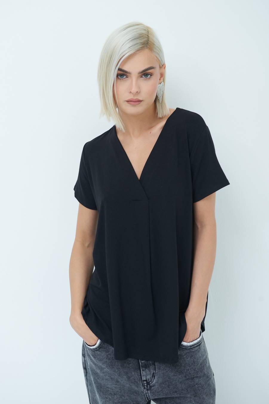 Kikisix MAGLIA VISCOSA MANICA CORTA NERO Pezzi Unici