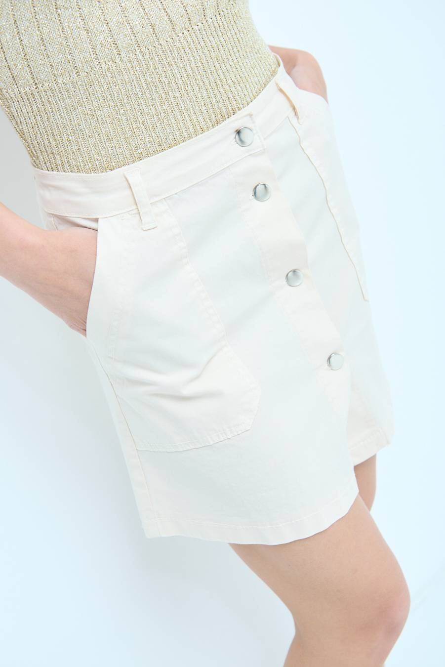 Kikisix MINIGONNA BOTTONI DV. BEIGE Negozio