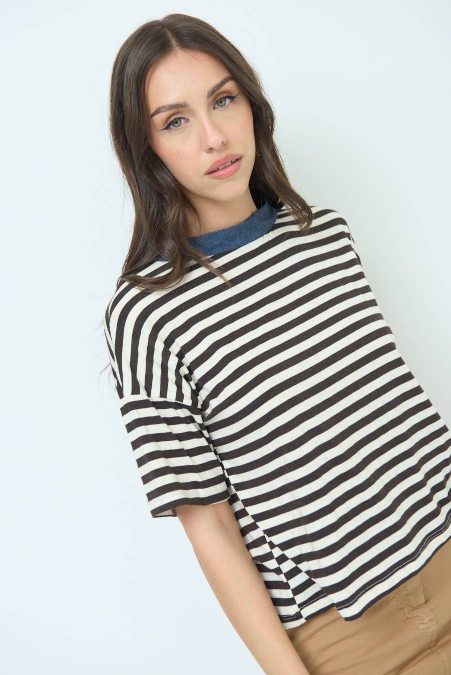 Kikisix T-SHIRT OVER RIGA CON FIOCCHI VISCOSA/LINO MORO Negozi Online