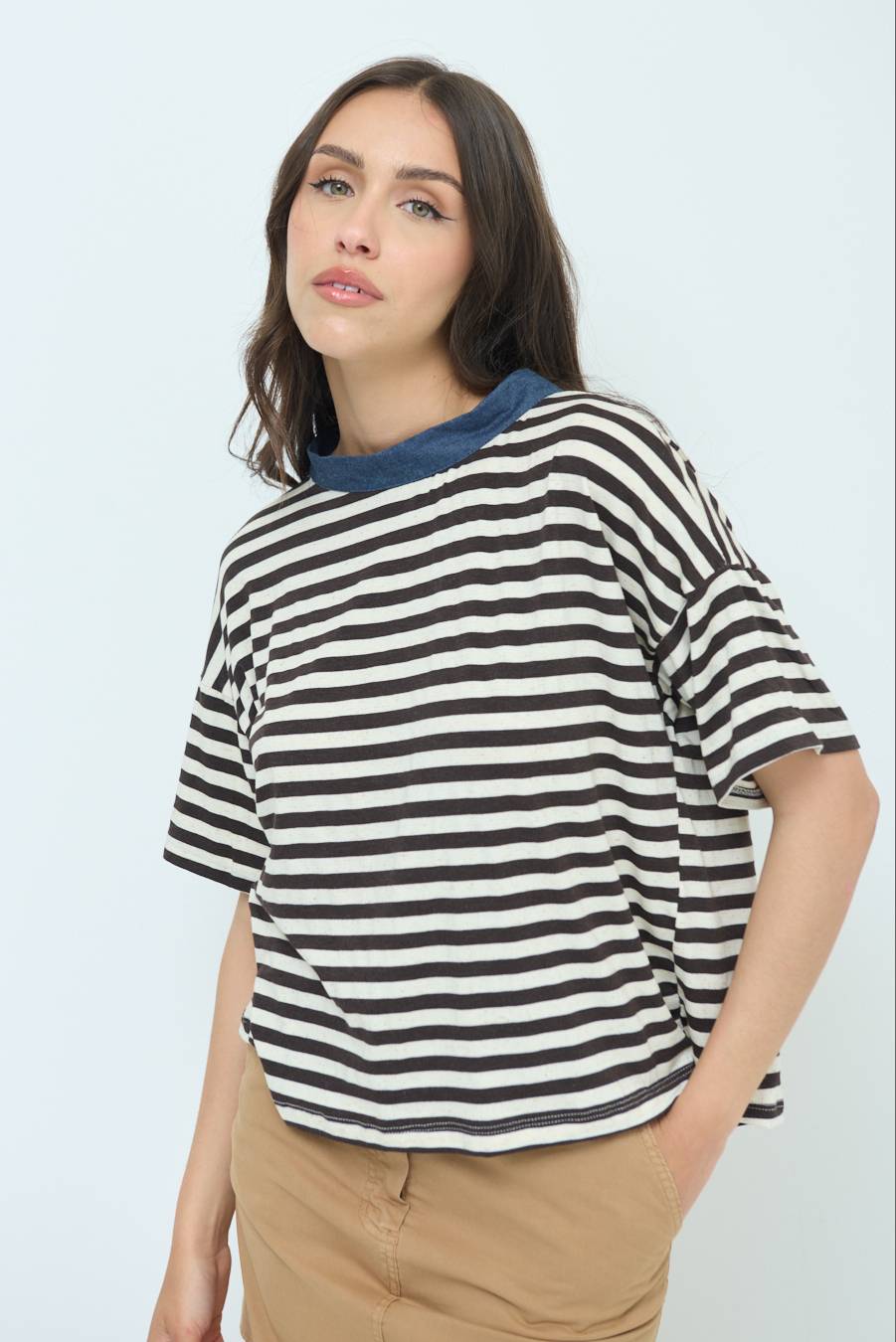 Kikisix T-SHIRT OVER RIGA CON FIOCCHI VISCOSA/LINO MORO Negozi Online