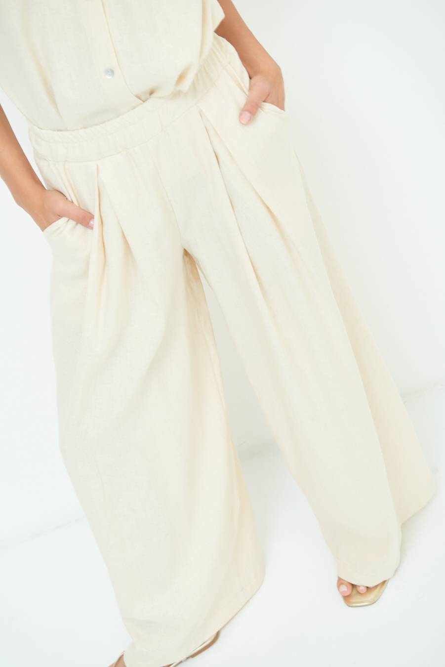 Kikisix PANTA PALAZZO CON PINCE NATURALE In Vendita