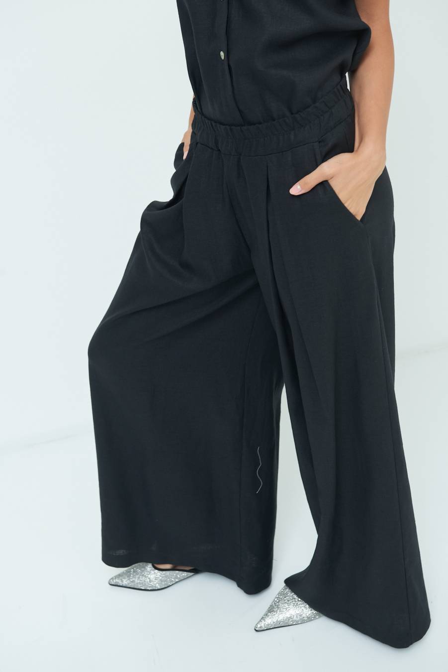 Kikisix PANTA PALAZZO CON PINCE NERO Outlet