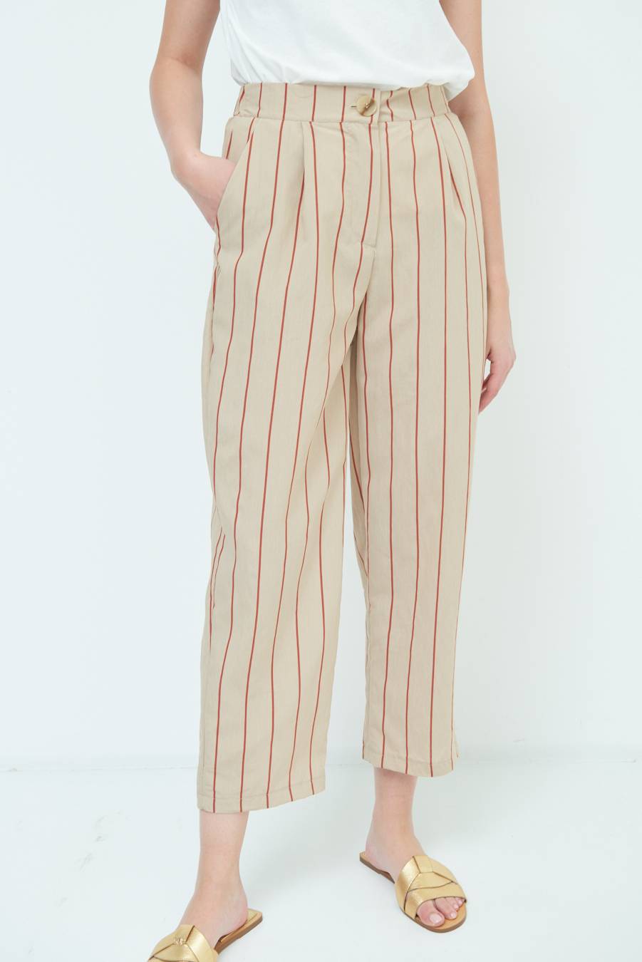 Kikisix PANTALONE CARROT CON PINCE BEIGE Vendita Economica