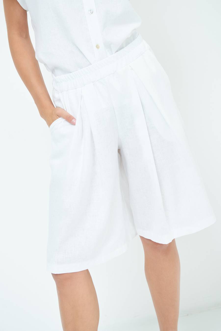 Kikisix BERMUDA CON PINCE PANNA In Linea