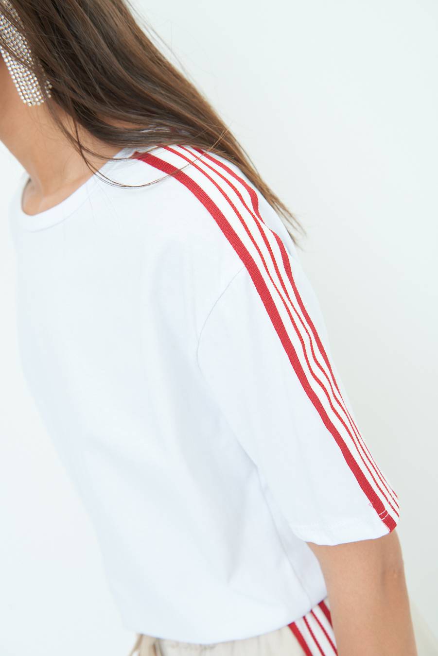 Kikisix T-SHIRT OVER CON COSTINA ROSSO Offerte speciali
