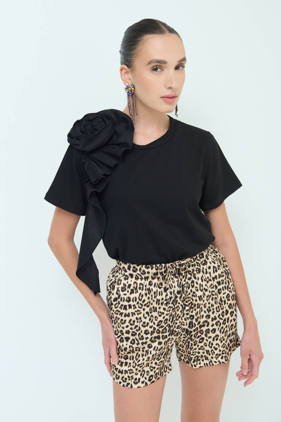 Kikisix T-SHIRT FIORE POPELINE NERO Ultimo giorno