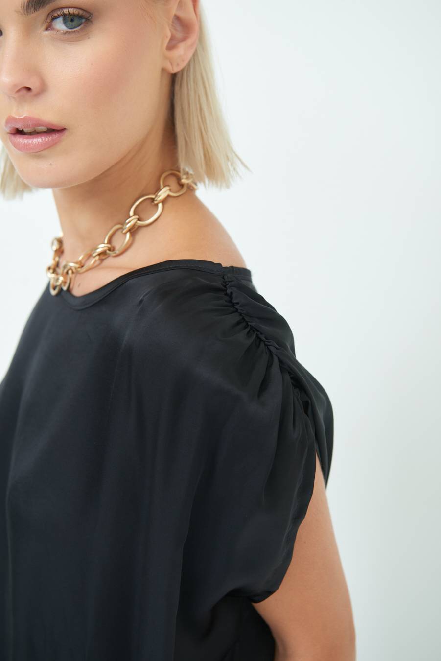 Kikisix TOP CON ELASTICO FONDO SCOLLO BALA NERO Esporta salva