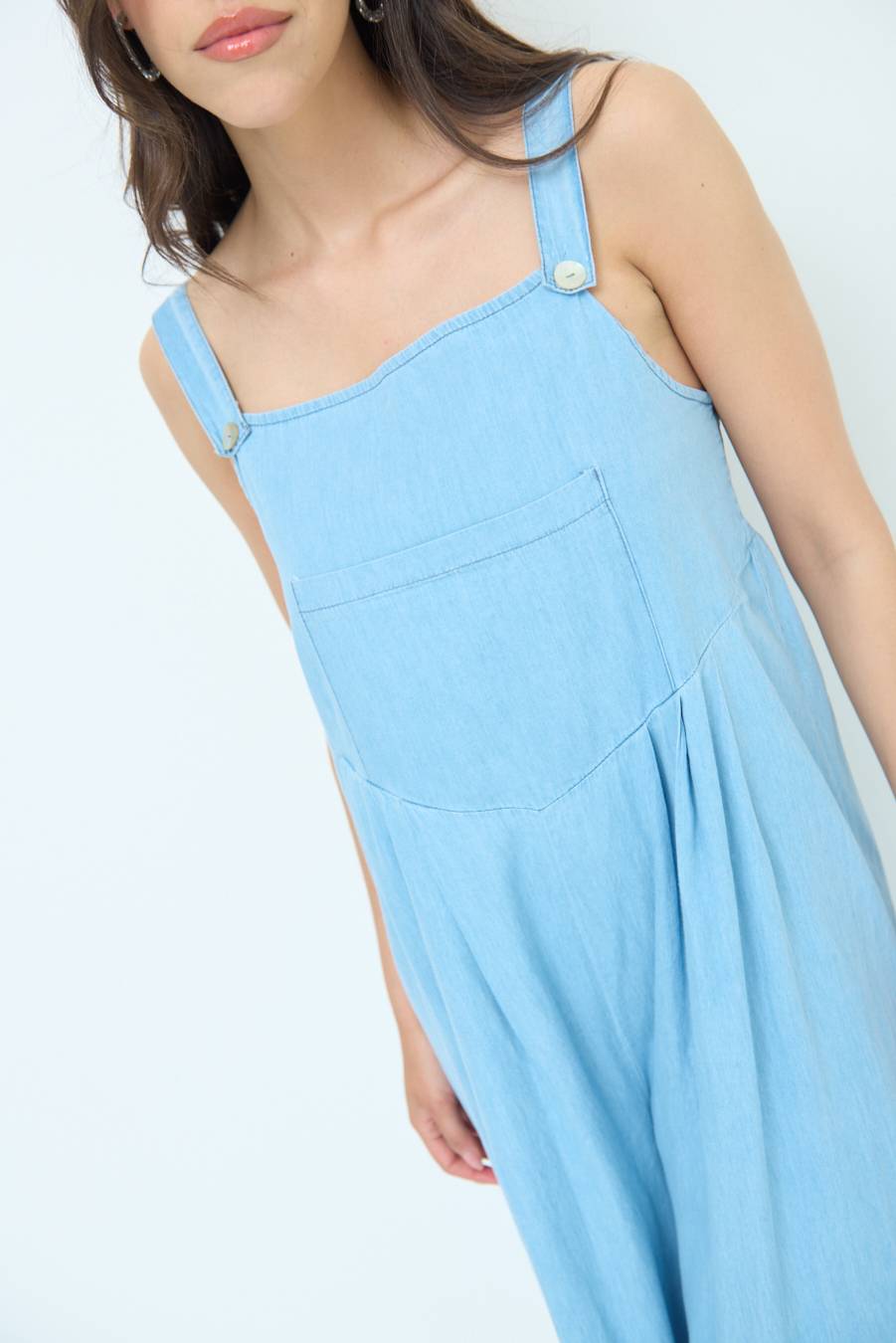 Kikisix SALOPETTE TASCA DAVANTI CHAMBRAY BLU CHIARO Presa