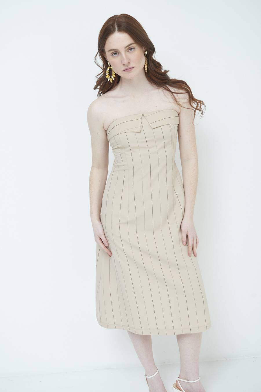 Kikisix ABITO CON RISVOLTO SENO BEIGE Offerta Pasqua