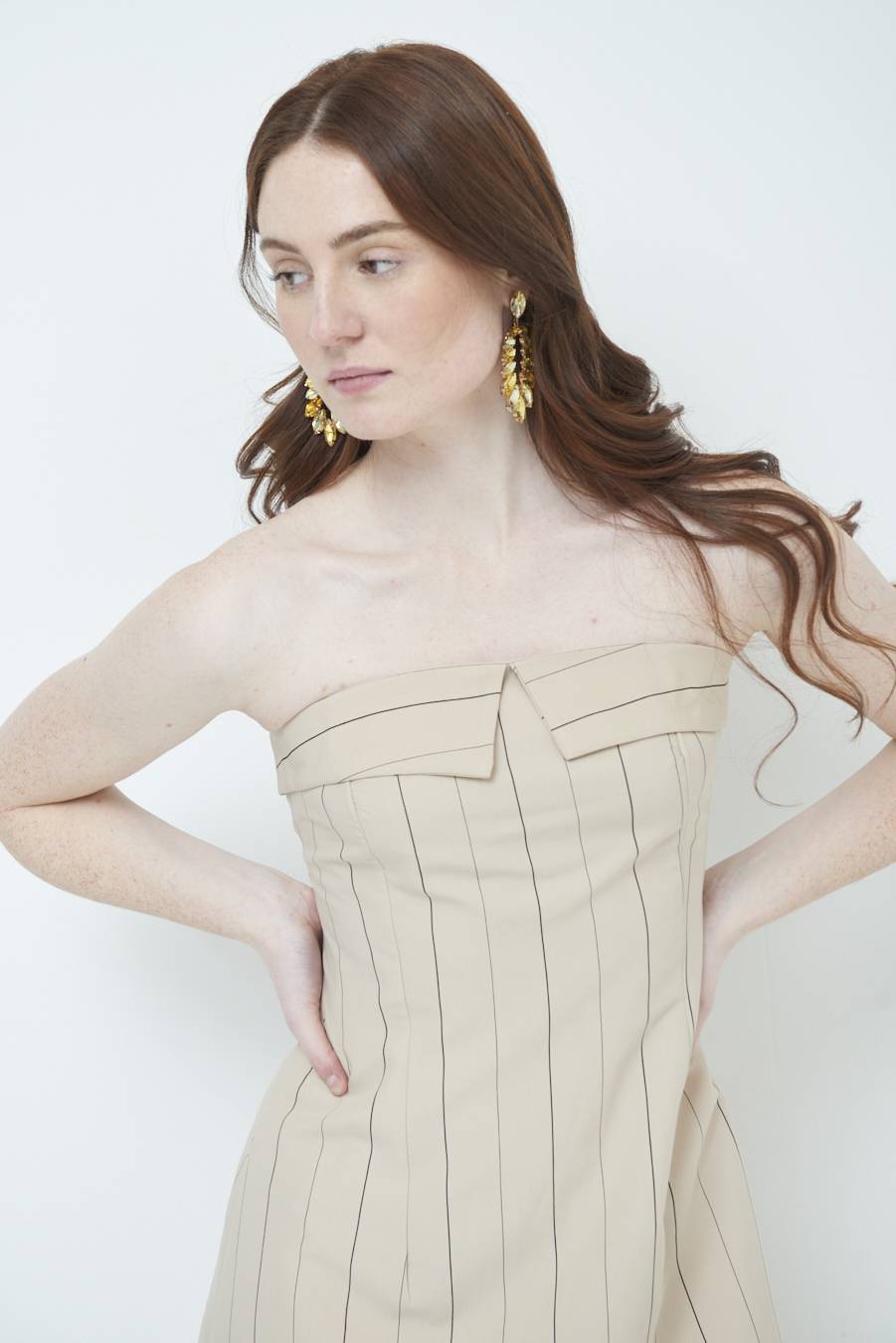 Kikisix ABITO CON RISVOLTO SENO BEIGE Offerta Pasqua