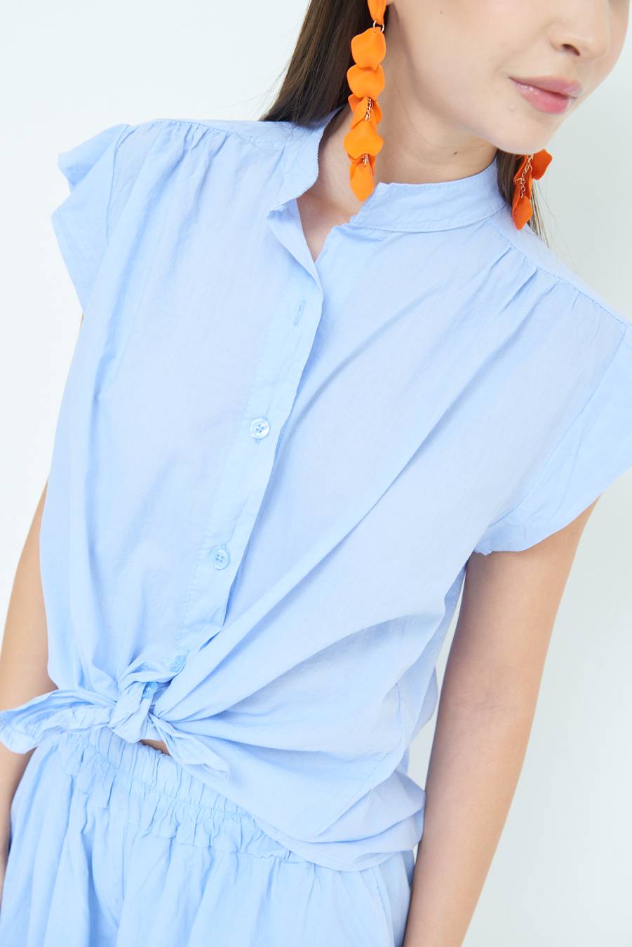Kikisix CAMICIA SMANICATA CON NODO AZZURRO Offerta settimanale