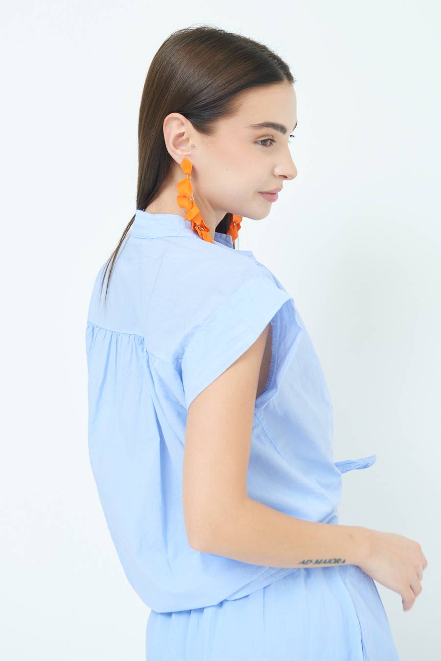Kikisix CAMICIA SMANICATA CON NODO AZZURRO Offerta settimanale