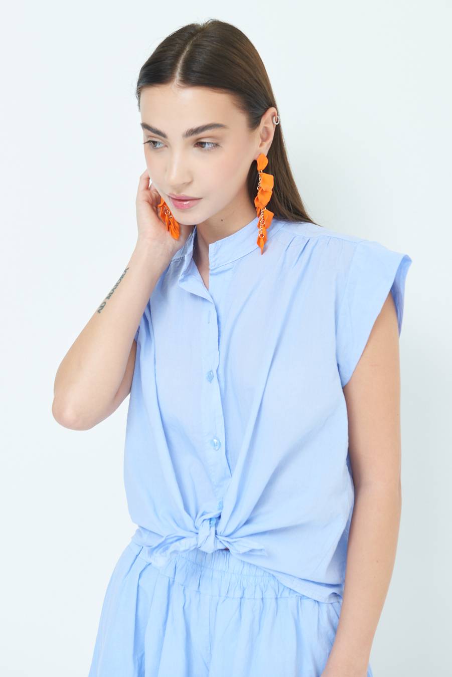 Kikisix CAMICIA SMANICATA CON NODO AZZURRO Offerta settimanale