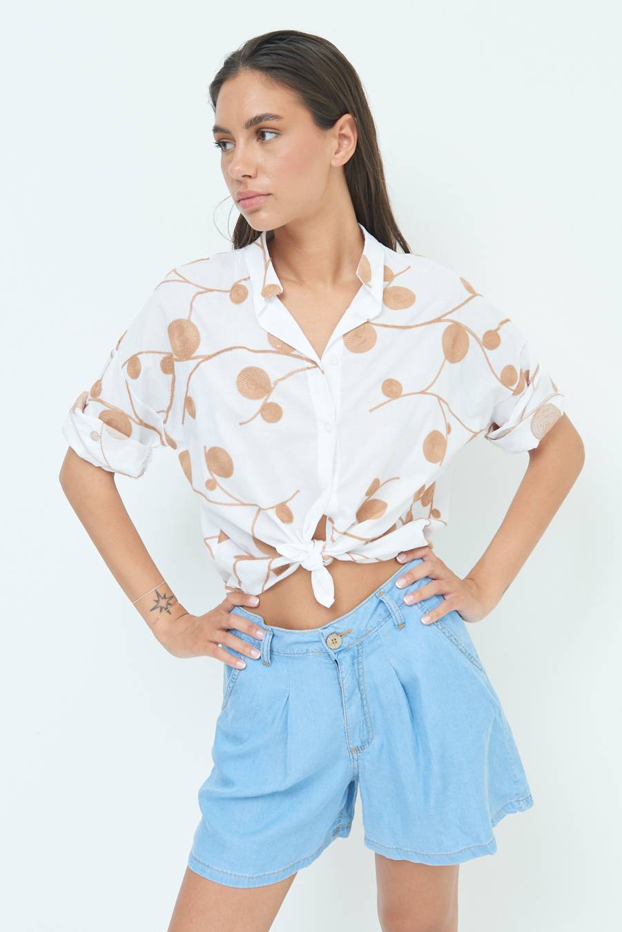 Kikisix CAMICIA NODO RICAMO CERCHIO BIANCO Ultimi due giorni