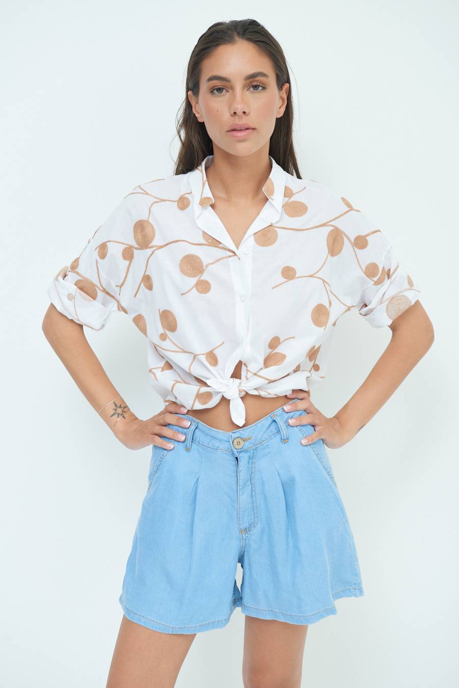 Kikisix CAMICIA NODO RICAMO CERCHIO BIANCO Ultimi due giorni