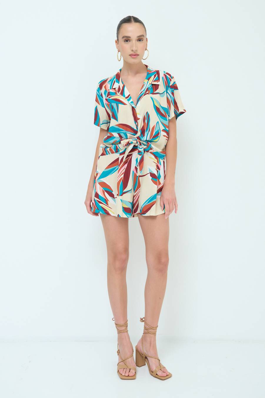 Kikisix CAMICIA ANNODATA STAMPATA A FOGLIE COLORATE ACQUA Fino al 50% di sconto