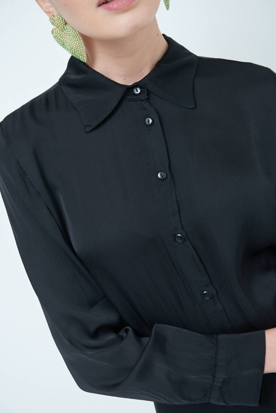 Kikisix CAMICIA RASO VISCOSA NERO 50% di sconto per tempo limitato
