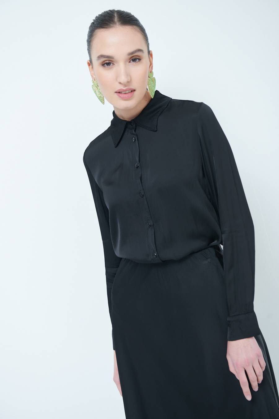 Kikisix CAMICIA RASO VISCOSA NERO 50% di sconto per tempo limitato