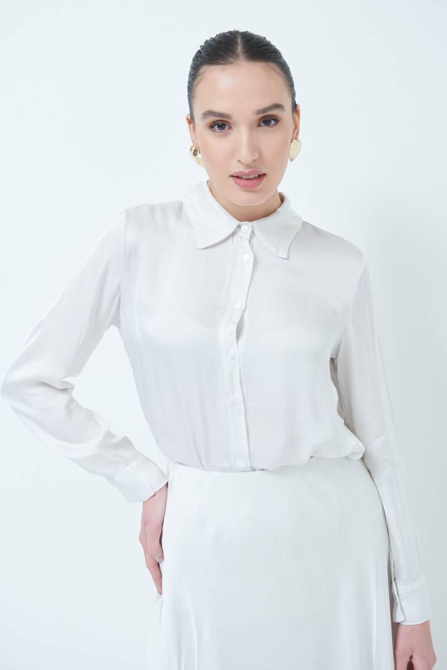 Kikisix CAMICIA RASO VISCOSA BEIGE Sconti questo mese