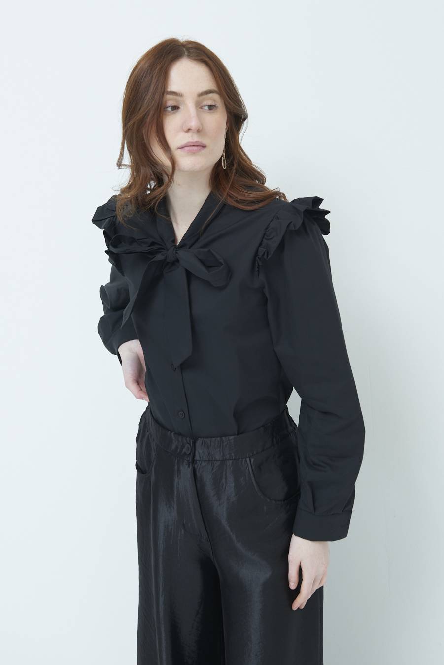 Kikisix CAMICIA NODO DAV. NERO Qualità Garantita