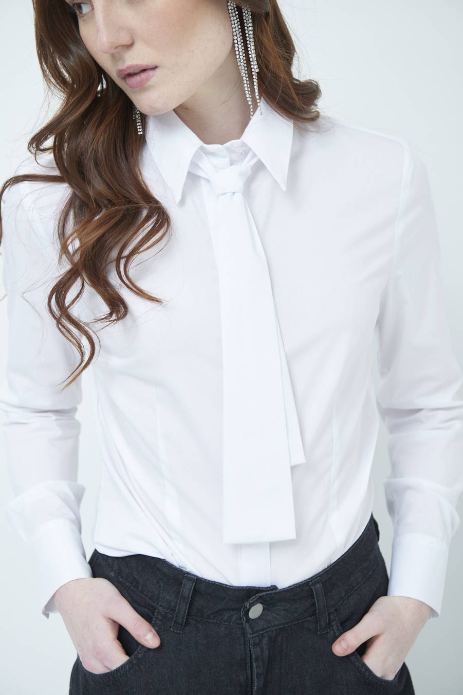 Kikisix CAMICIA CON CRAVATTA IN TINTA BIANCO Negozi Online