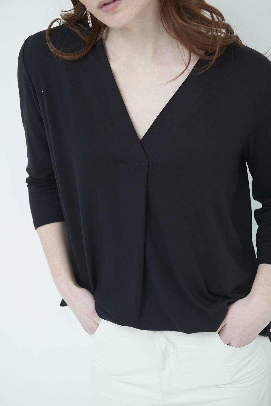 Kikisix MAGLIA V PIEG. DAVANTI NERO Novità