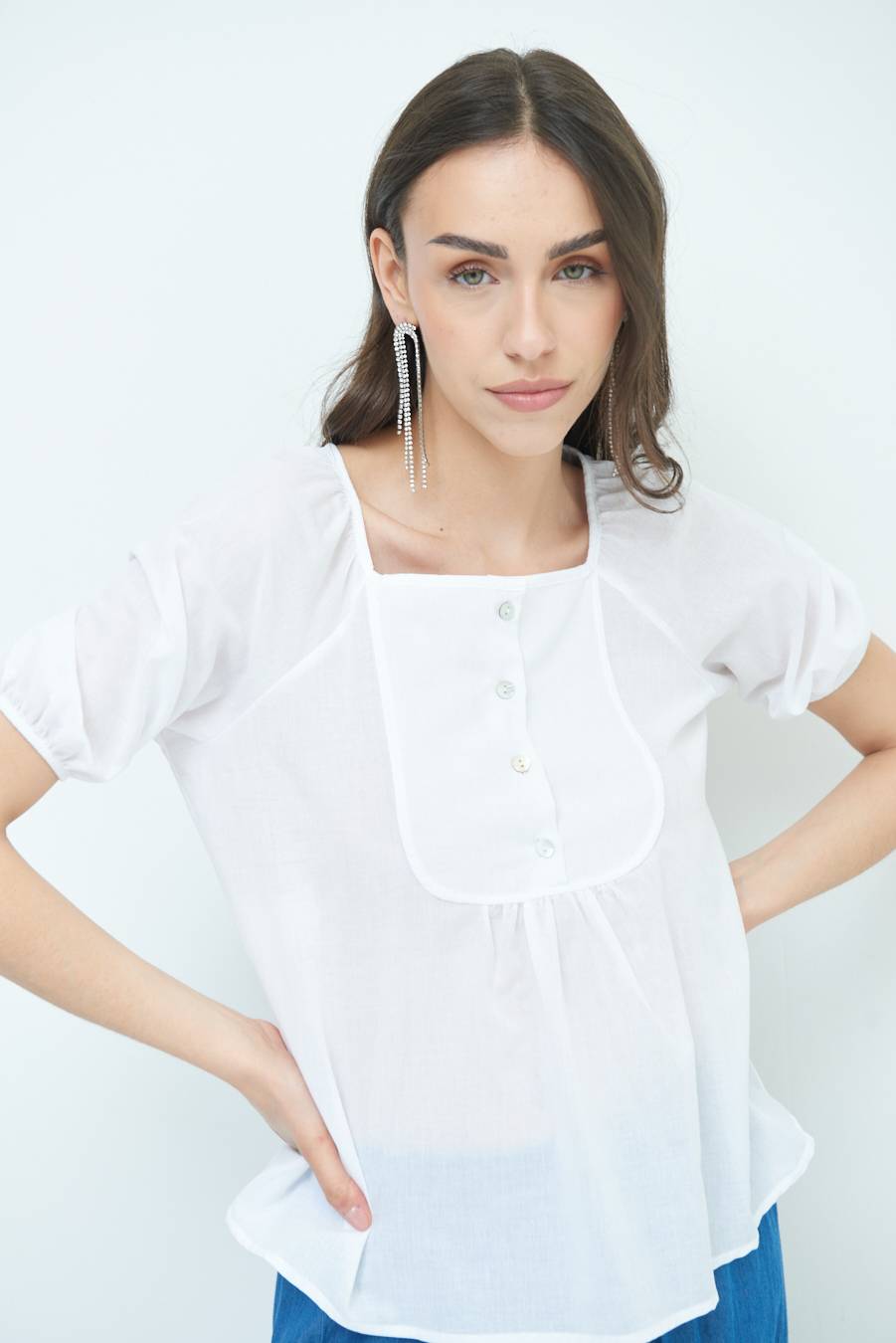 Kikisix CAMICIA CON BOTTONCINI DAV. COTONE BIANCO Offerta