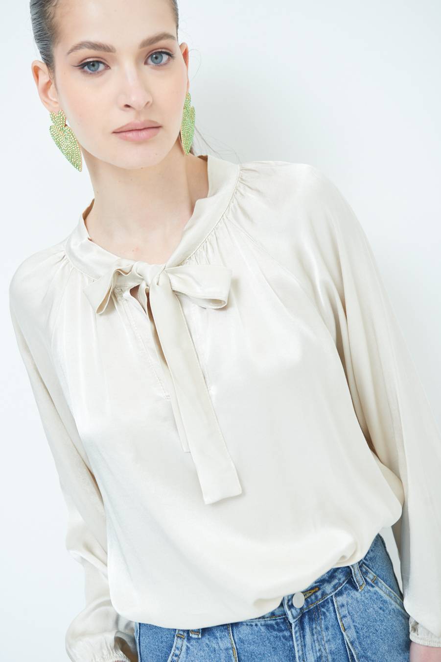 Kikisix CASACCA RASO VISCOSA FIOCCO/CRAVATTA BEIGE Saldi