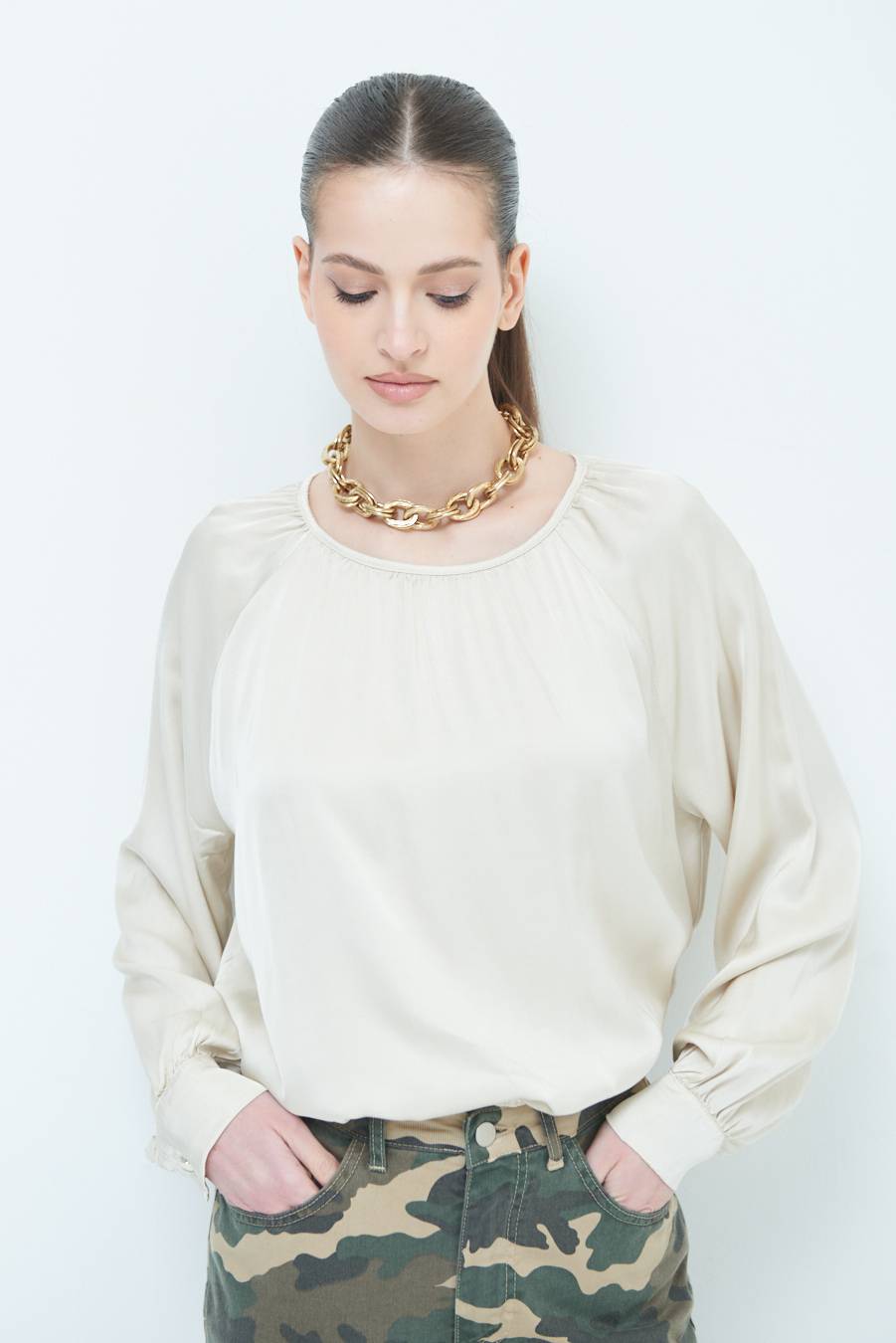 Kikisix CASACCA RASO VISCOSA INCRESPATA COLLO BEIGE Saldi Di Fabbrica