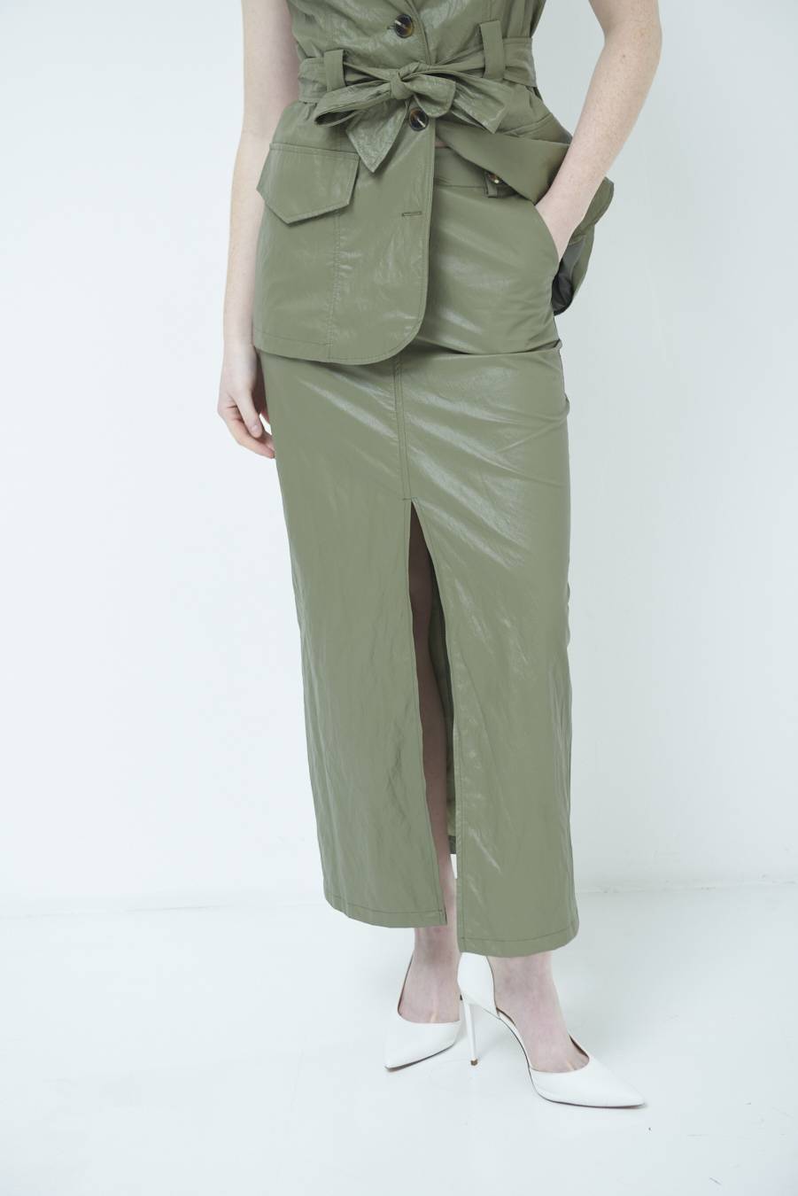 Kikisix GONNA ECOPELLE STROPICCIATA VERDE MILITARE Offerta temporanea