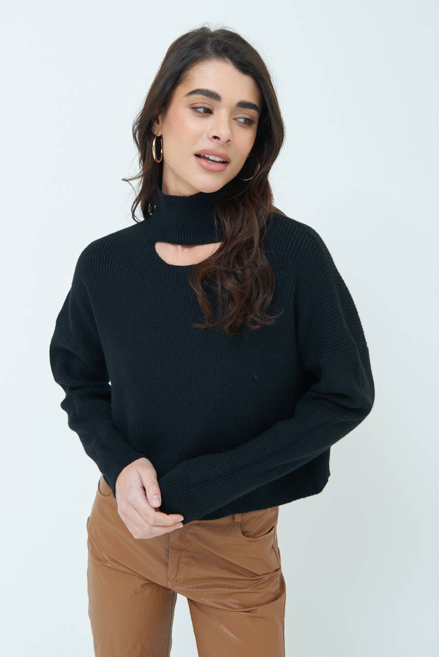 Kikisix MAGLIA COSTINA BUCO DAV. NERO Offerte giornaliere