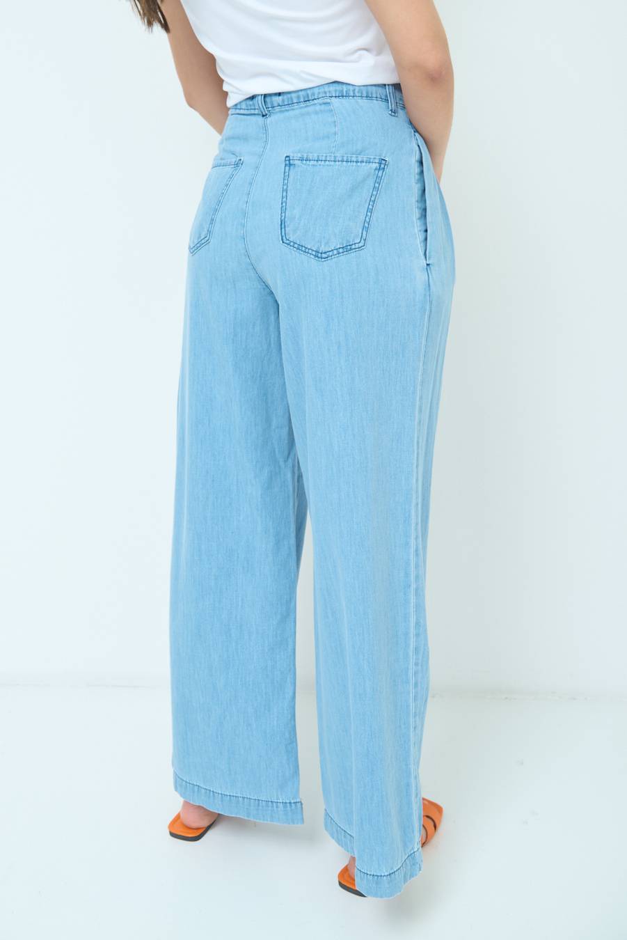 Kikisix PANTALONE CHAMBRAY PINCES BLU CHIARO ACQUISTA ORA