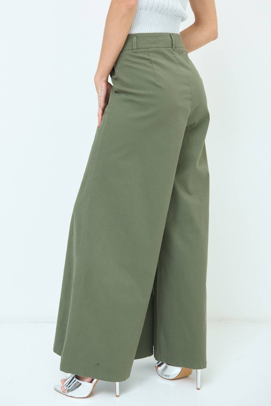 Kikisix PANTALONE PALAZZO COTONE VERDE MILITARE Fino al 65% di sconto