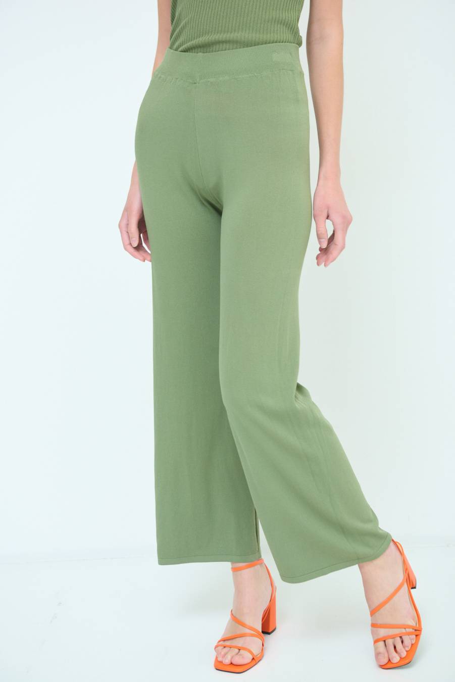 Kikisix PANTALONE PALAZZO MAGLIERIA VERDE MILITARE Sostegno trimestrale