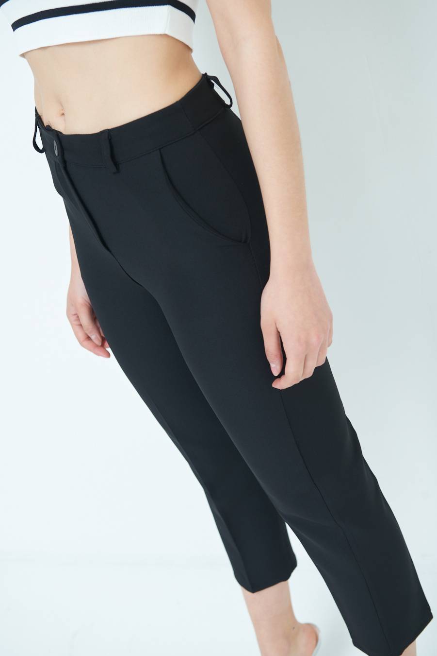 Kikisix PANTALONE SIGARETTA NERO Duty-free