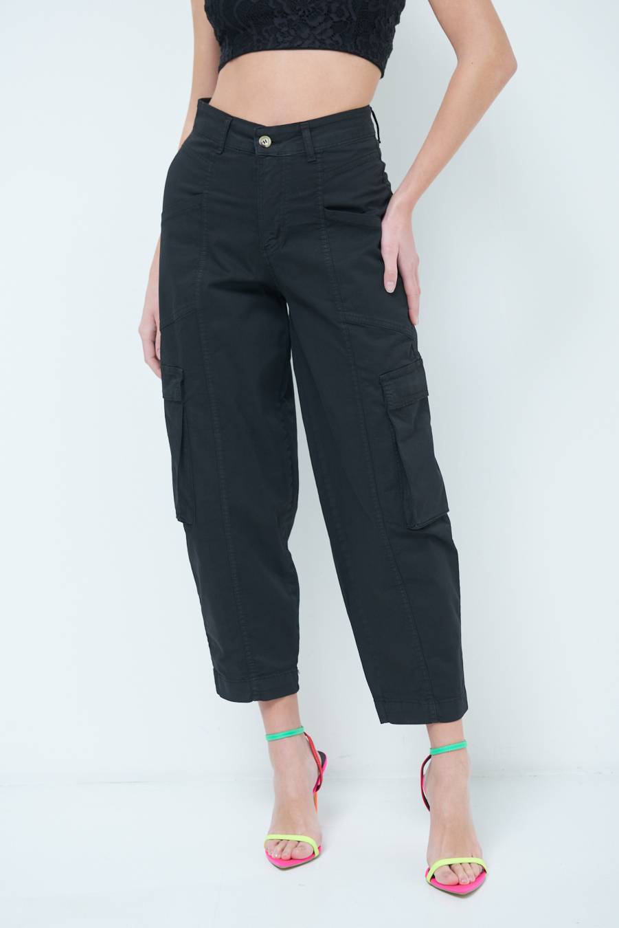 Kikisix PANTALONE TASCONI NERO Qualità
