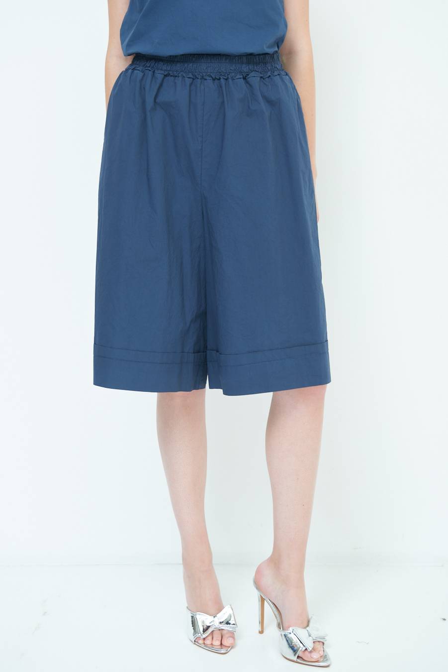 Kikisix PANTALONE CROP CON RISVOLTO BLU Online