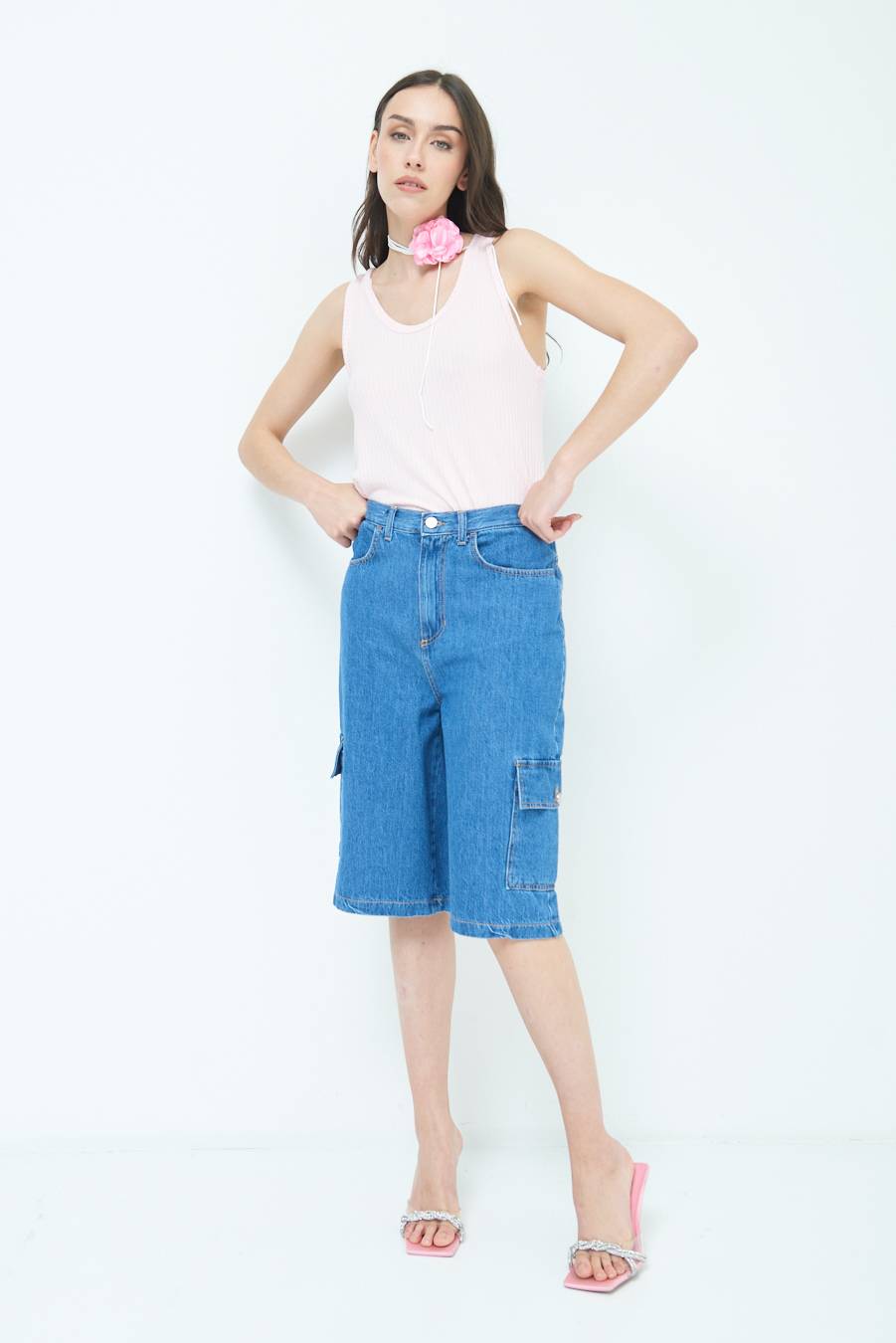 Kikisix PANTALONE CON TASCONE 3/4 JEANS Nuova