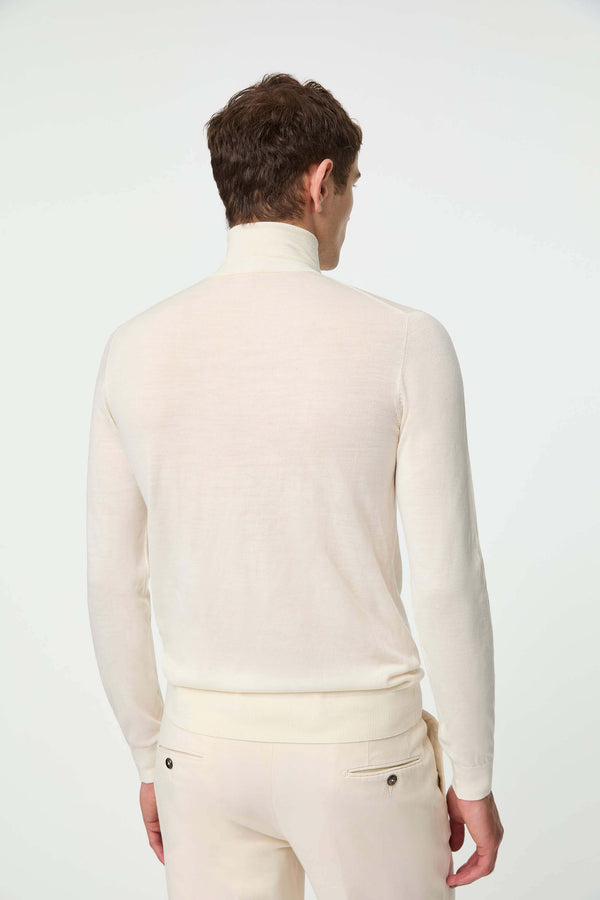 L.B.M. 1911 Maglia dolcevita in lana ultralight bianco latte Maglia dolcevita in lana ultralight bianco latte Italia