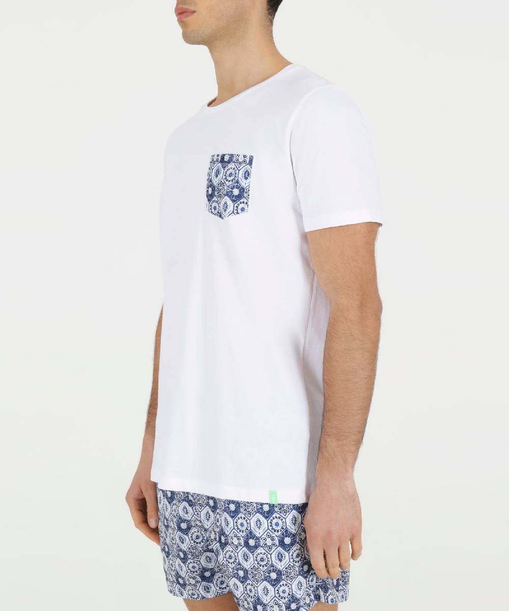 Over D T-SHIRT CON PATCH RICAMATO Economico