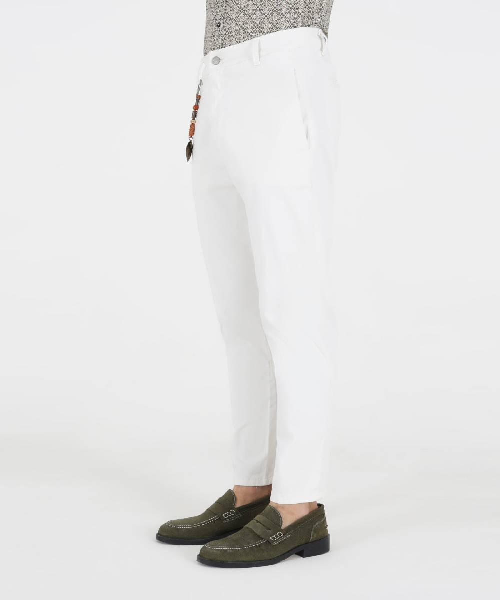 Over D PANTALONE TAPERED FIT TASCHE OBLIQUE NELLA CUCITURA 2025